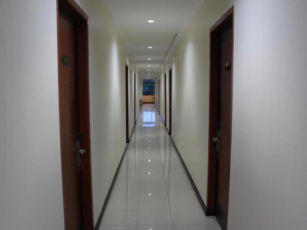 Hotel Dynasty Таракан Экстерьер фото