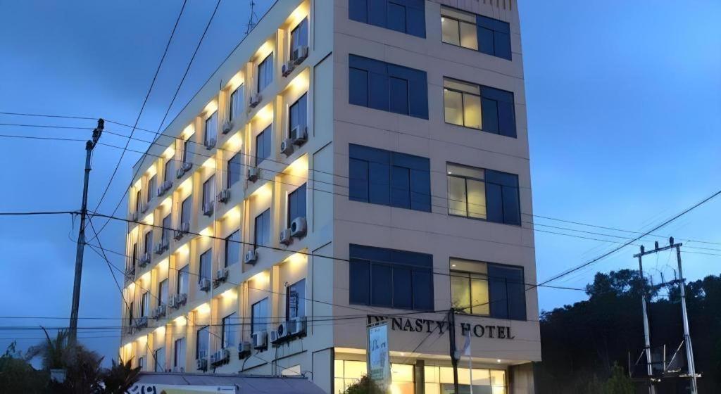 Hotel Dynasty Таракан Экстерьер фото