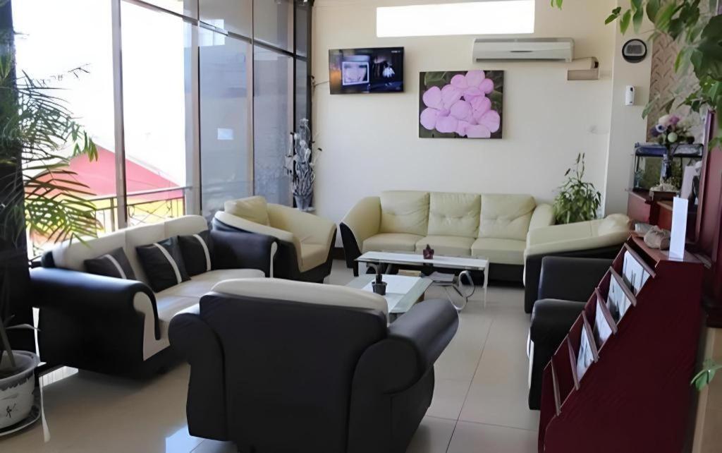 Hotel Dynasty Таракан Экстерьер фото