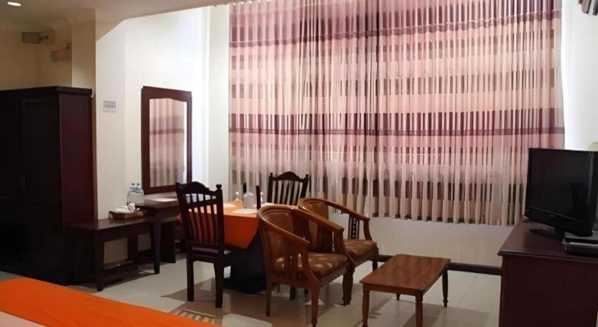 Hotel Dynasty Таракан Экстерьер фото